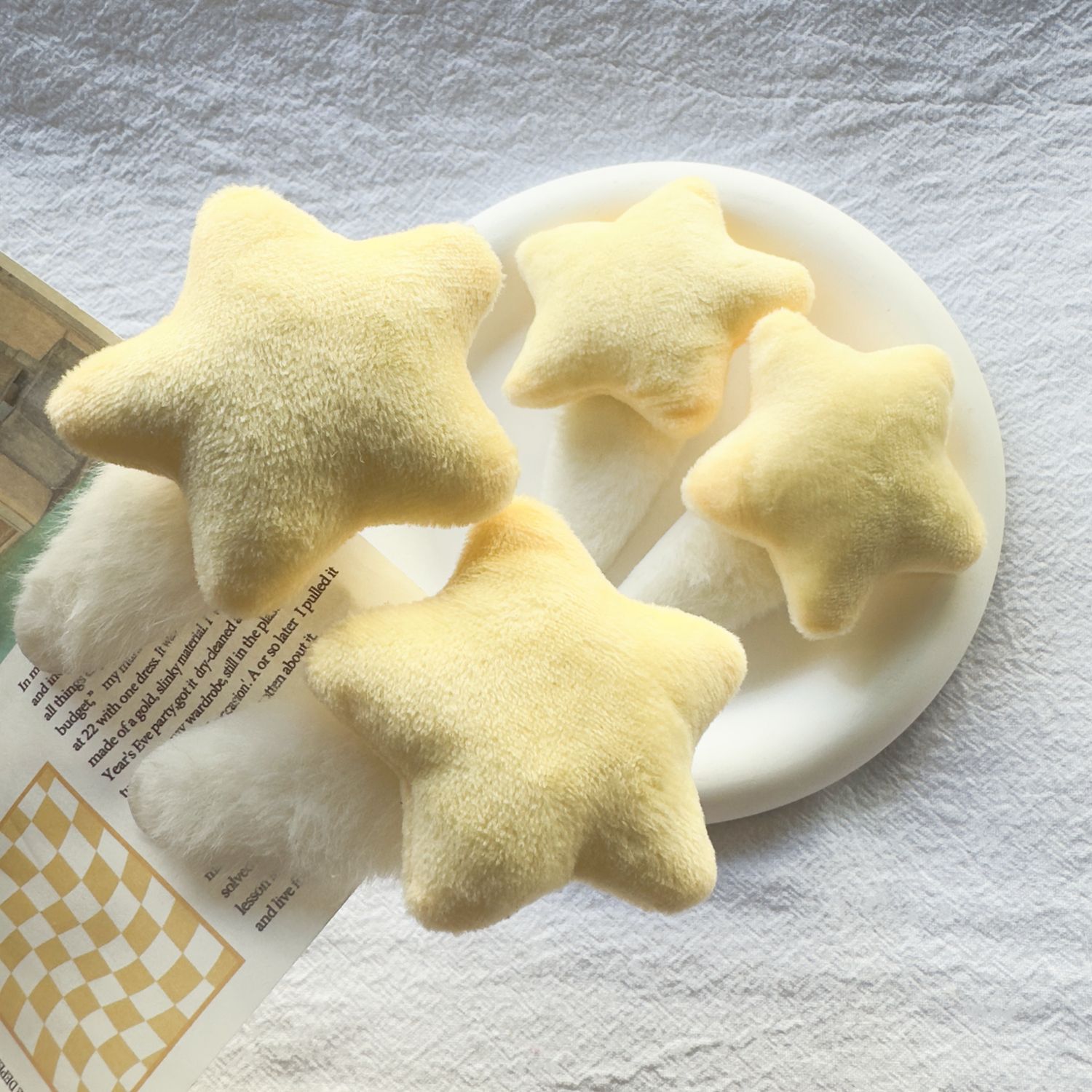 Cute Cream Yellow Plush Star B - огляд і ціна Hair Care Lotion